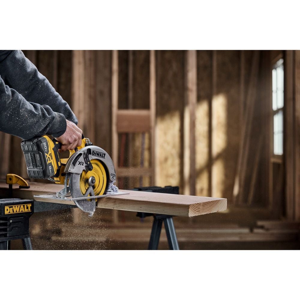 DEWALT 20V MAX XR 7-1/4 Inch Circular Saw (Bare Tool), large image number 9