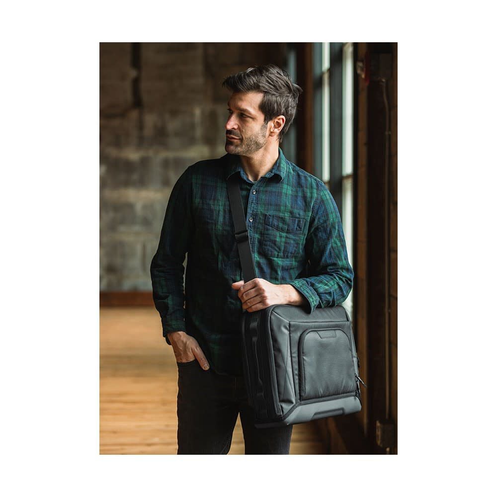 Veto Pro Pac NORWALK+ 18 L 600D Waxed Polyester Messenger Bag, large image number 13