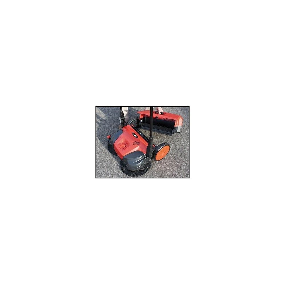 Haaga 677 31in Battery Powered Triple Sweeper, large image number 3