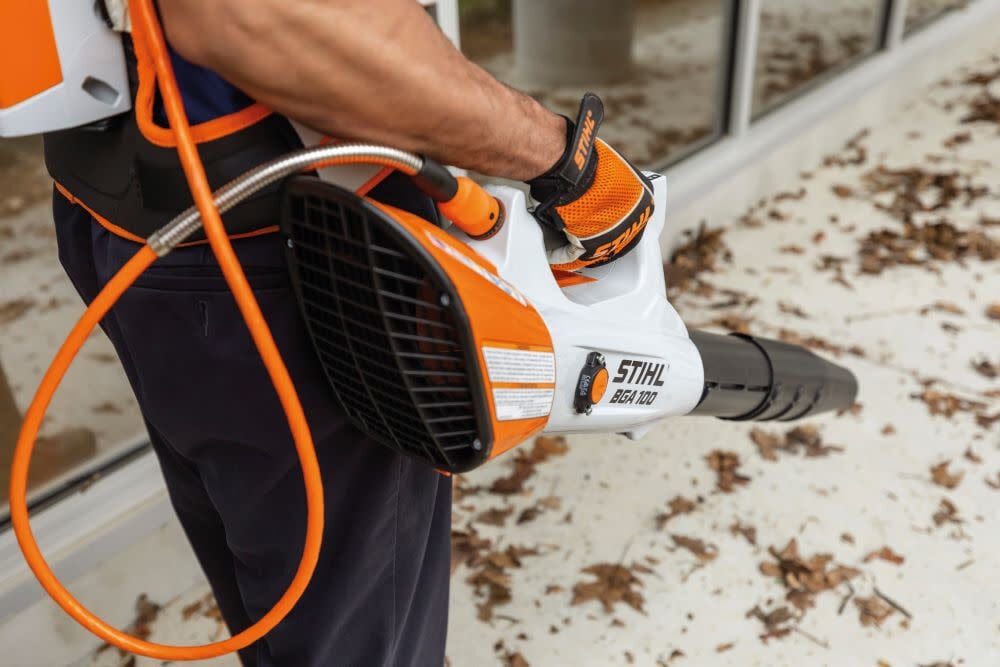 Stihl BGA 100 Cordless Battery-Powered Leaf Blower, large image number 4