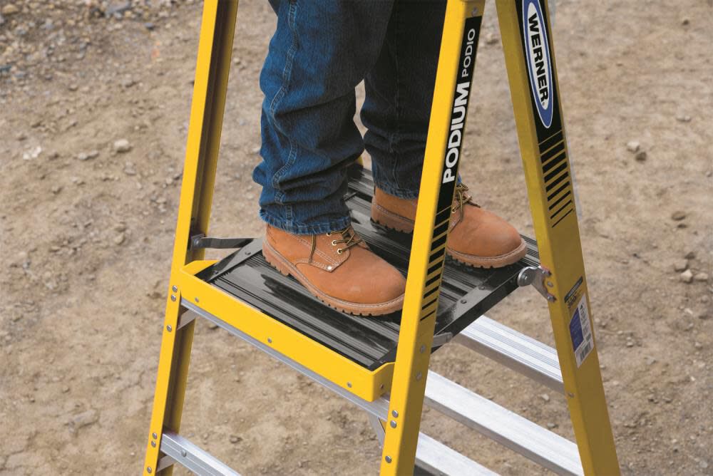 Werner Podium 8 ft Fiberglass 375 lb Type IAA Platform Ladder