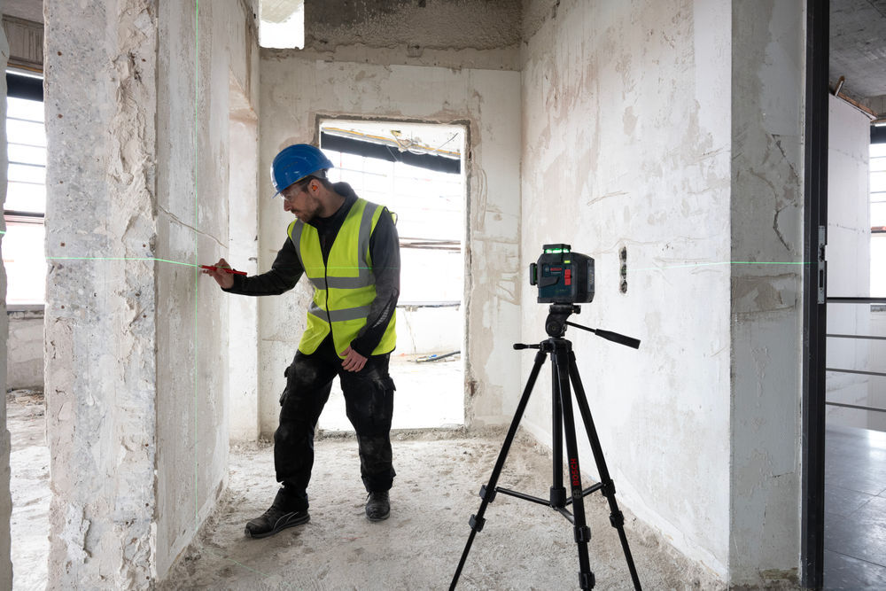 Bosch 3.7V 360-Degree Green-Beam Three-Plane Leveling and Alignment Laser, Reconditioned, large image number 4