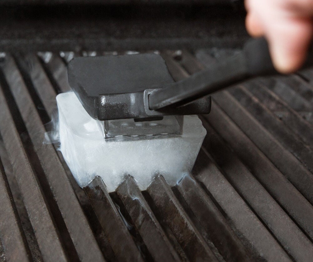 Broil King Ice Stainless Steel & Resin Grill Brush, large image number 2