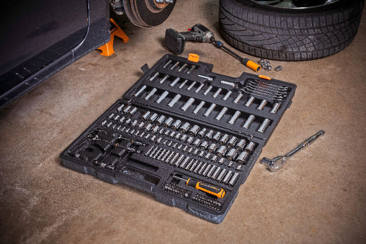 GEARWRENCH 1/4 Inch, 3/8 Inch, 1/2 Inch SAE/MM Mechanics Hand Tool Set, 185 Piece, large image number 6