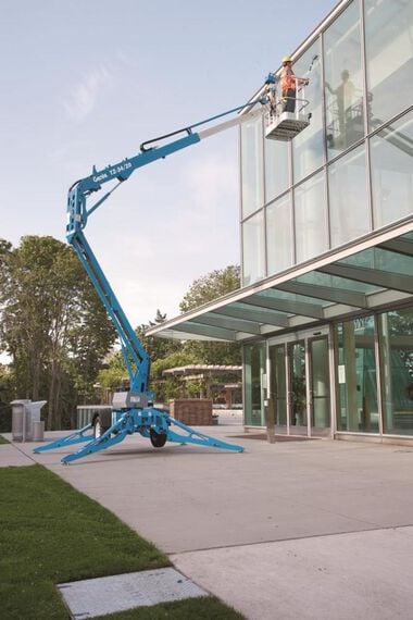 Genie 34 Ft. Trailer Mounted Articulating Boom Lift, large image number 6