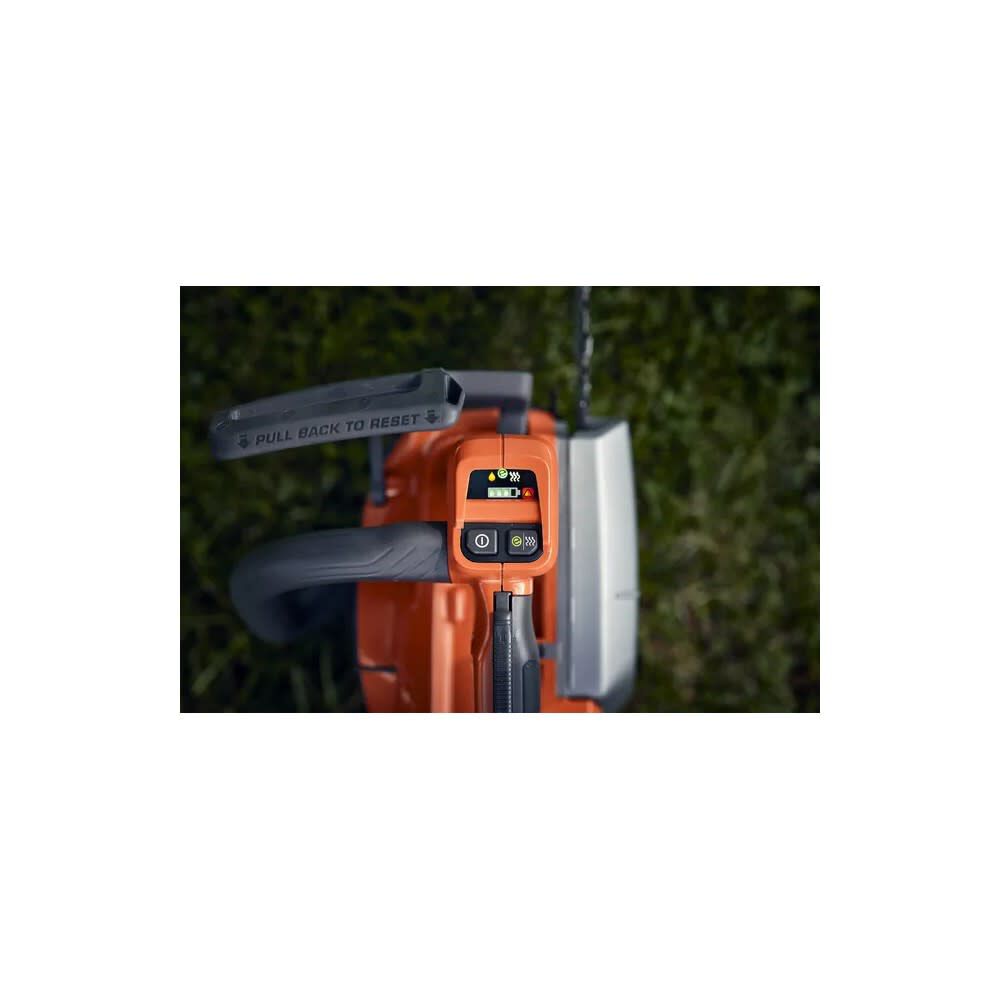 Husqvarna T542i XP 14 Inch Bar 36V Battery Top Handle Chainsaw Cordless Kit, large image number 13