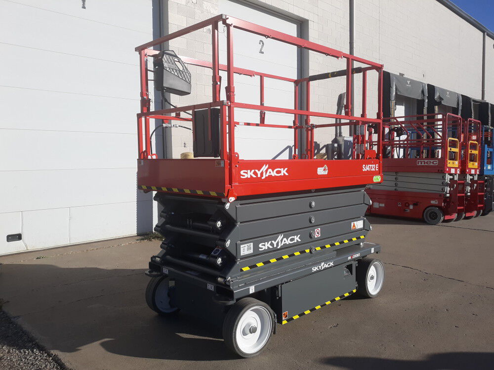 Skyjack 31 Ft. 8 Inch 700 Lbs E-Drive DC Electric Slab Scissor Lift, large image number 4