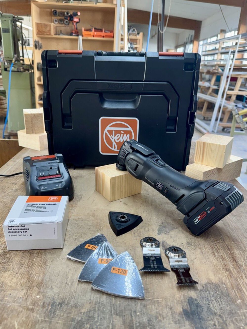 Fein MultiMaster AMM 700 Plus BLACK EDITION Cordless 18 V Oscillating Multi-Tool 4 Ah Kit, large image number 2