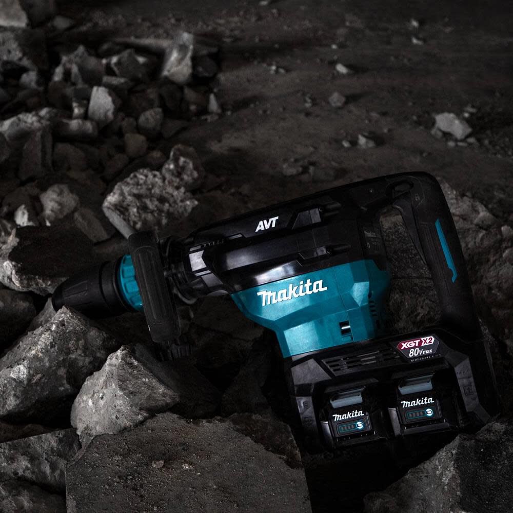 Makita 80V 40V max X2 XGT 28 lb AVT Demolition Hammer Kit GMH02PM