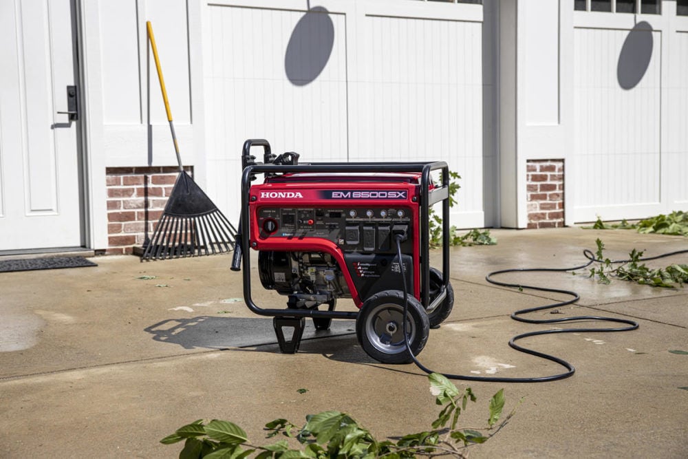 Honda 6,500 Watt Gas Powered 49-State Portable Generator with CO-Minder, large image number 7