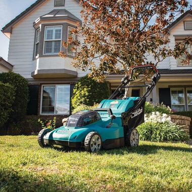 Makita 18V X2 (36V) LXT Lawn Mower Kit 21in Self Propelled with 4 Batteries, large image number 14