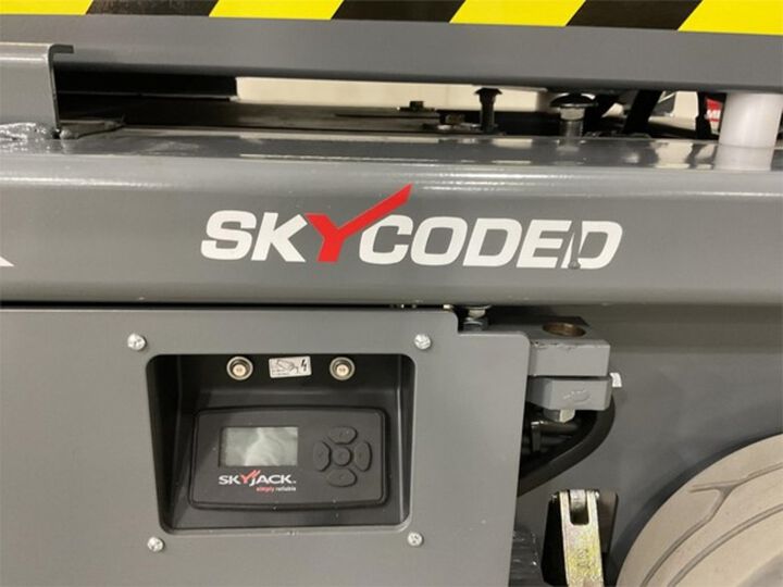Skyjack 19' 500 lbs DC Electric Scissor Lift with E-Drive, large image number 16