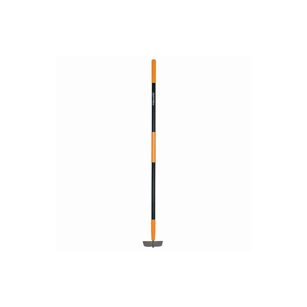 Fiskars Hoe 57.75in Steel Blade Fiberglass Handle – 395170-1001