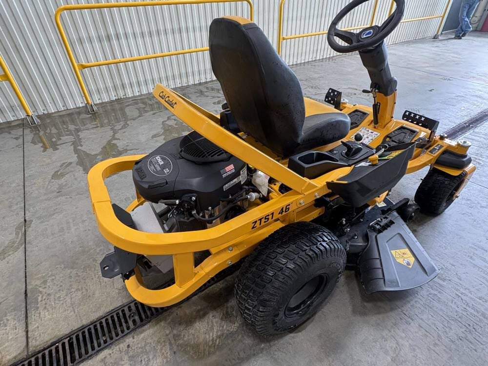 Cub Cadet ZTS1 46 Inch Zero-Turn Riding Lawn Mower Used 2022, large image number 8