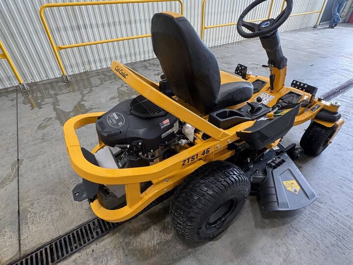 Cub Cadet ZTS1 46 Inch Zero-Turn Riding Lawn Mower Used 2022, large image number 7