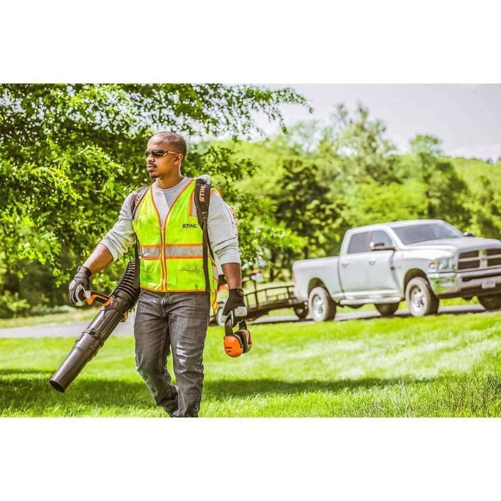 Stihl BR 700-X-Z 901 CFM 64.8 cc Cordless Gas Powered Backpack Blower, large image number 3
