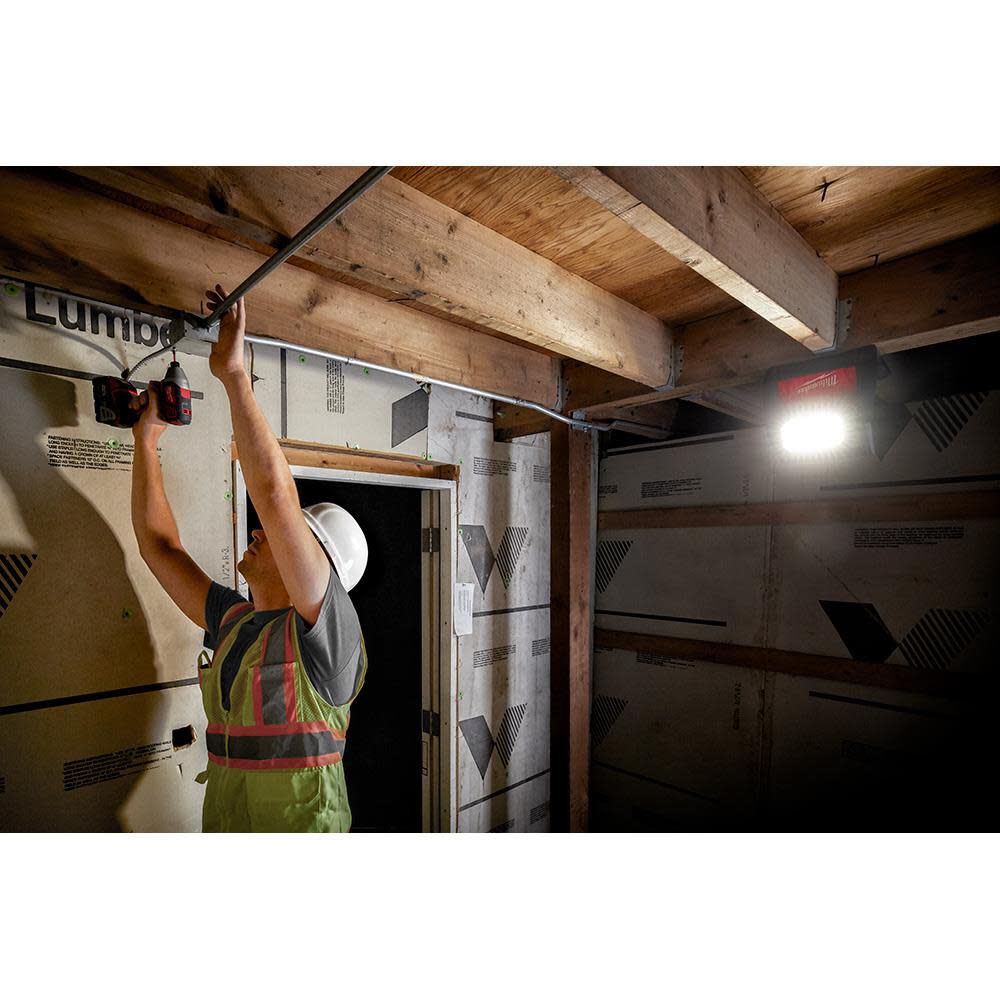 Milwaukee M18 ROVER Dual Power Flood Light with REDLITHIUM XC Battery Bundle, large image number 5