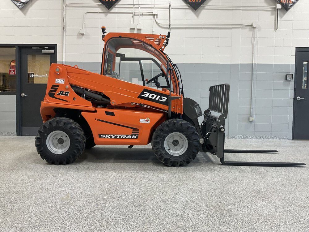 JLG Skytrak 3013 2700 Lbs Ultra Compact Telehandler, large image number 7