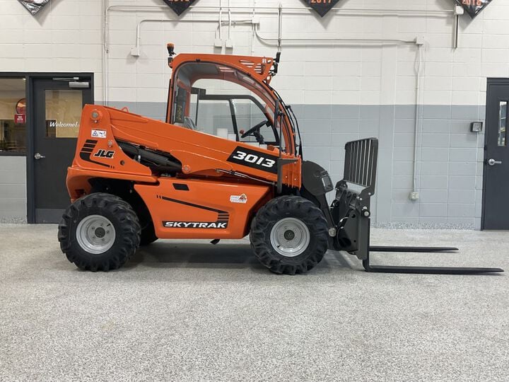 JLG Skytrak 3013 2700 Lbs Ultra Compact Telehandler, large image number 6