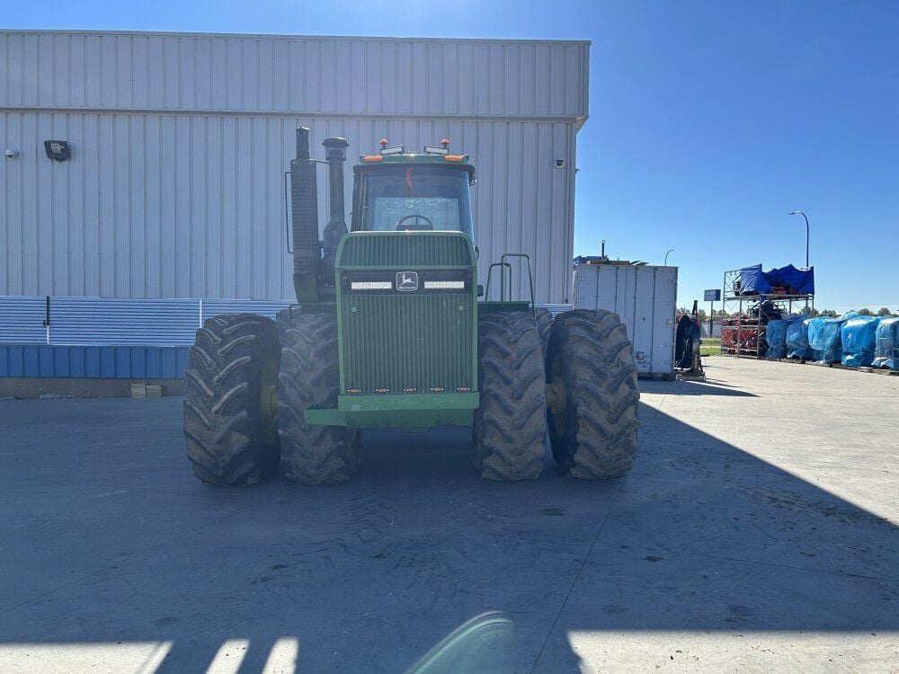 John Deere 8760 300HP 4WD Articulated Tractor Used 1988, large image number 2
