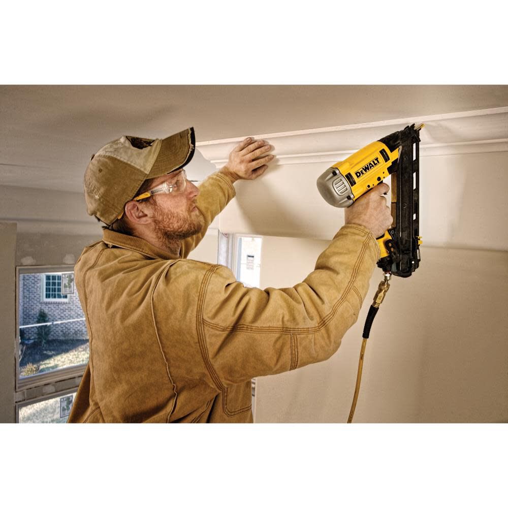 Dewalt 15 gauge brad nailer store