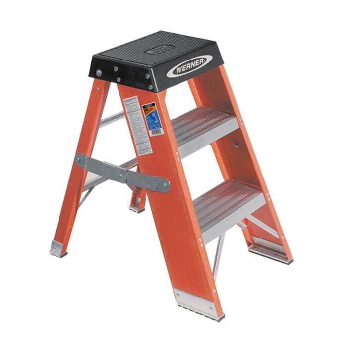 Werner 3 Ft. Type IAA Fiberglass Step Stand