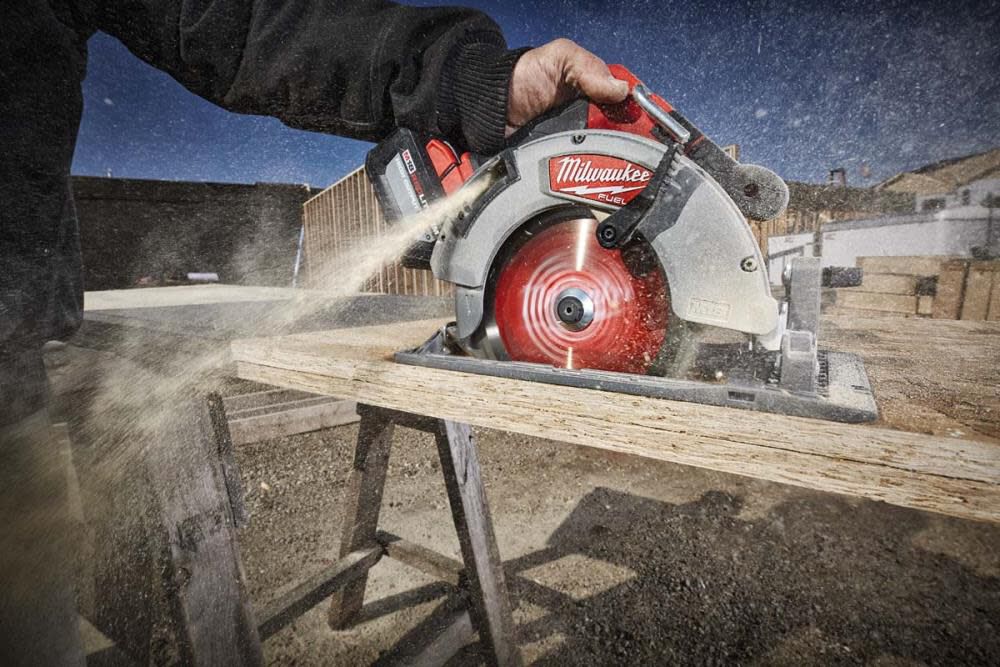 Milwaukee store fuel saw