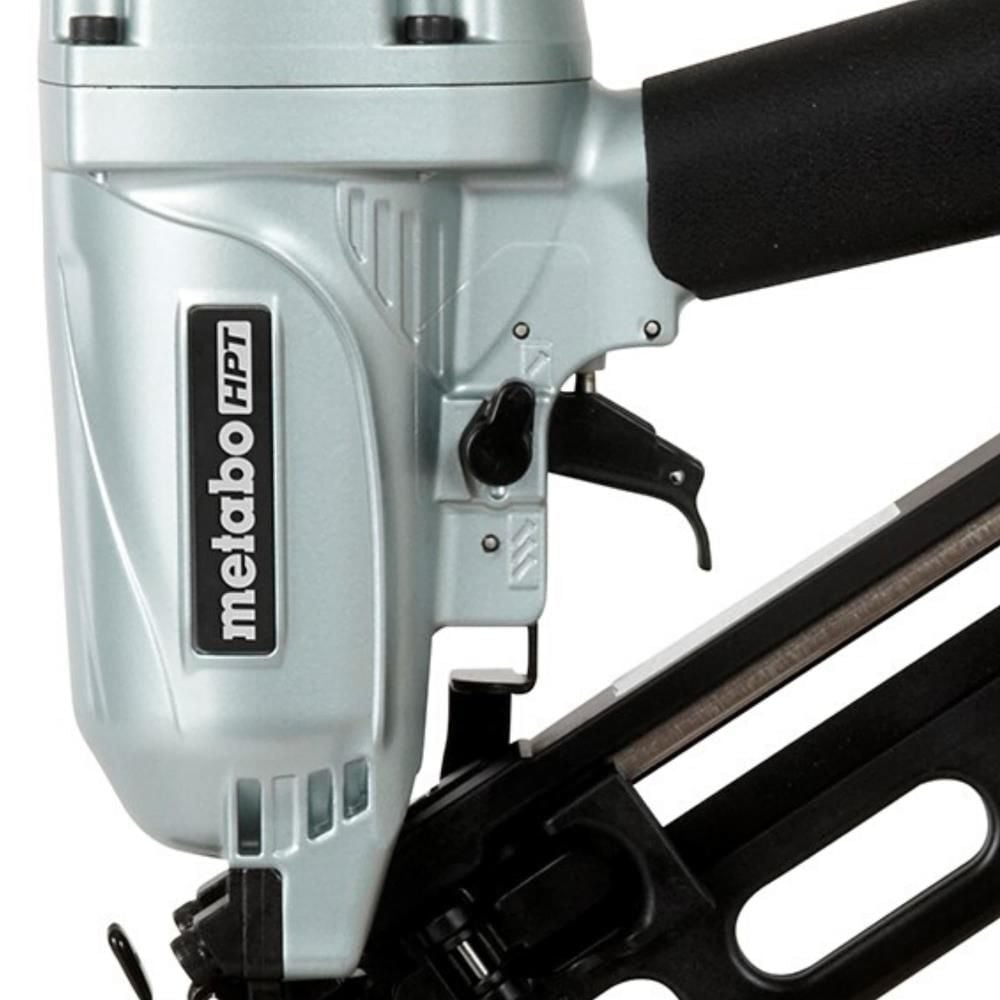 Metabo HPT 2-1/2 In. 15-Gauge Angled Finish Nailer with Air Duster, large image number 7