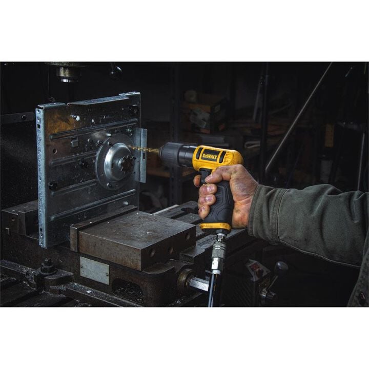 DEWALT 3/8-in Reversible Drill, large image number 4