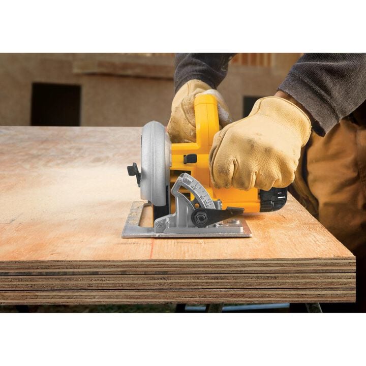 DEWALT DWE575 - 7-1/4in Lightweight Circular saw (DWE575), large image number 3