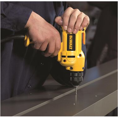 DEWALT 8-Amp 3/8-in Keyless Corded Drills with Case, large image number 5
