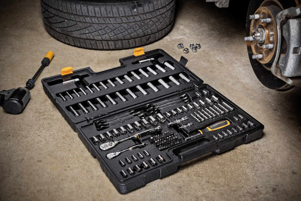 GEARWRENCH 1/4 Inch, 3/8 Inch SAE/MM Mechanics Hand Tool Set, 121 Piece, large image number 5