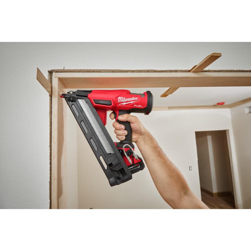 Milwaukee M18 FUEL 15 Gauge Finish Nailer Kit, large image number 9