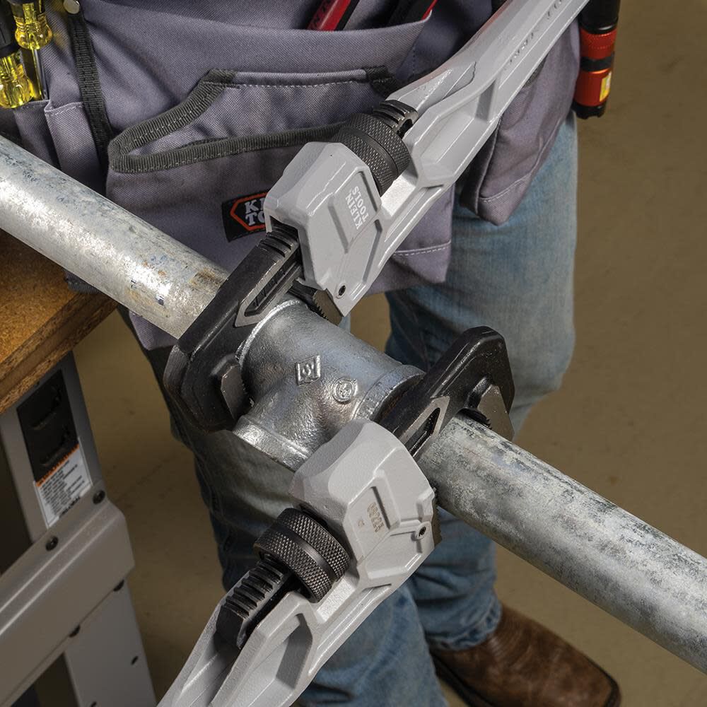 Klein Tools 14-Inch Cast Aluminum Pipe Wrench, large image number 7