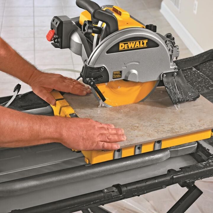 DEWALT HEAVY-DUTY 10in WET TILE SAW (D24000), large image number 3