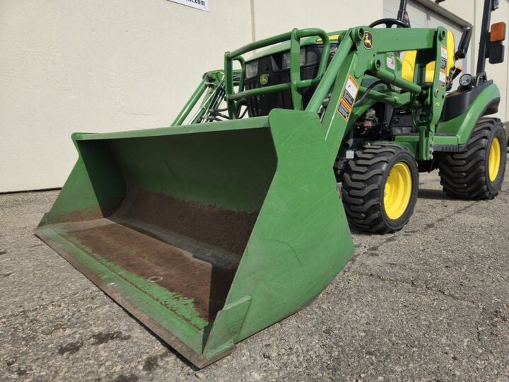 John Deere 1025R Sub-Compact Diesel Utility Tractor Used 2014, large image number 7