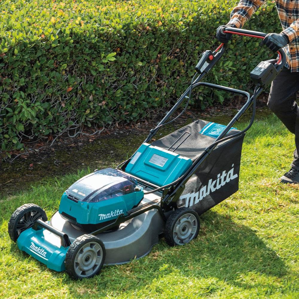 Makita lawn sales mower with batteries