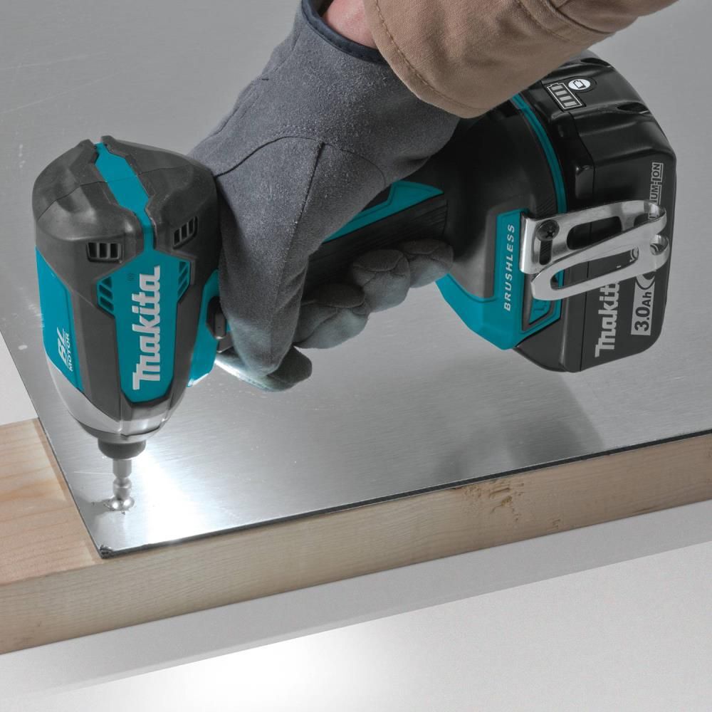 Makita 18V LXT LithiumIon Brushless Cordless Impact Driver 3 Ah Kit with L.E.D Flashlight and 2 Batteries, large image number 6
