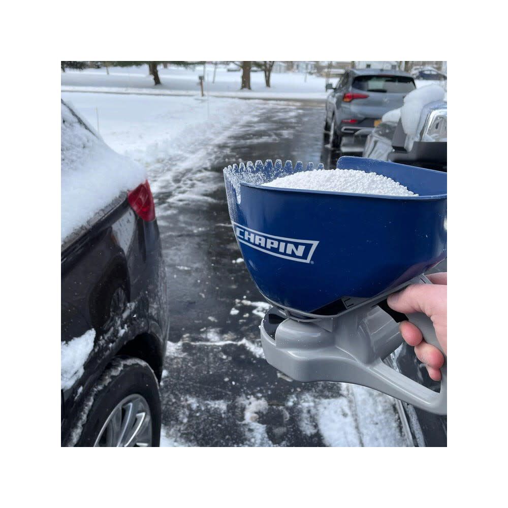 Chapin Mfg 0.8 Gallon Poly Ice Melt and Salt Hand Crank Spreader with Ergonomic, large image number 11