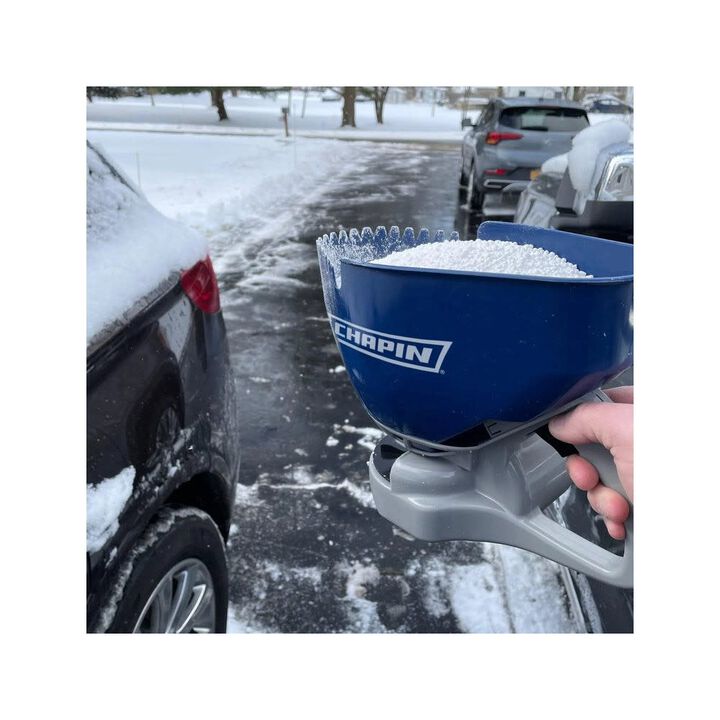 Chapin Mfg 0.8 Gallon Poly Ice Melt and Salt Hand Crank Spreader with Ergonomic, large image number 10