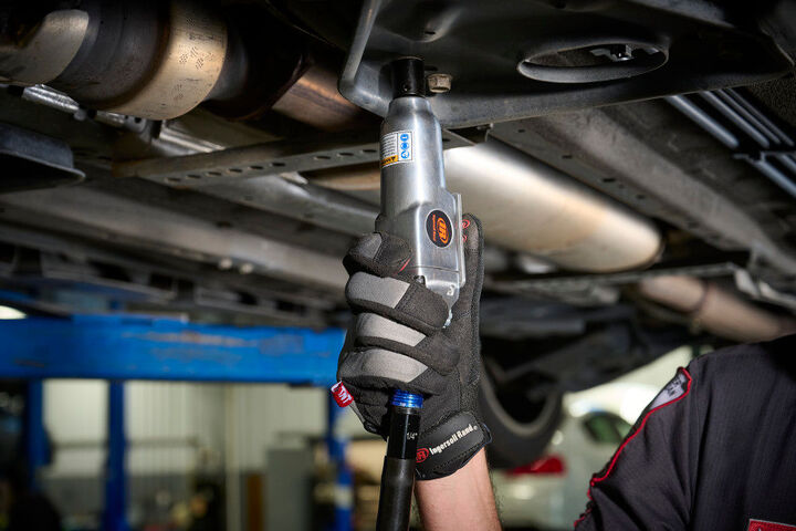 Ingersoll Rand 3/8 Inch Air Inline Impact Wrench 200 Ft-Lb, large image number 4