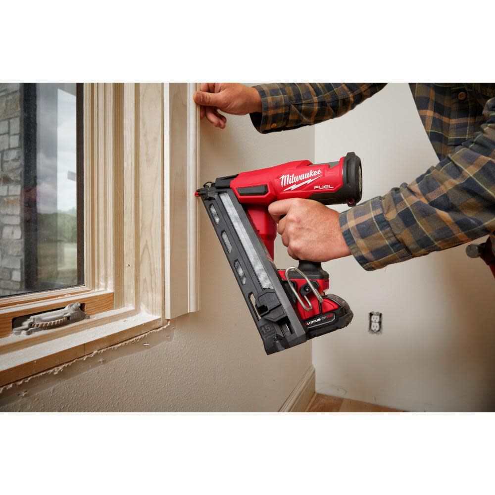 Milwaukee cordless 15 deals gauge nailer