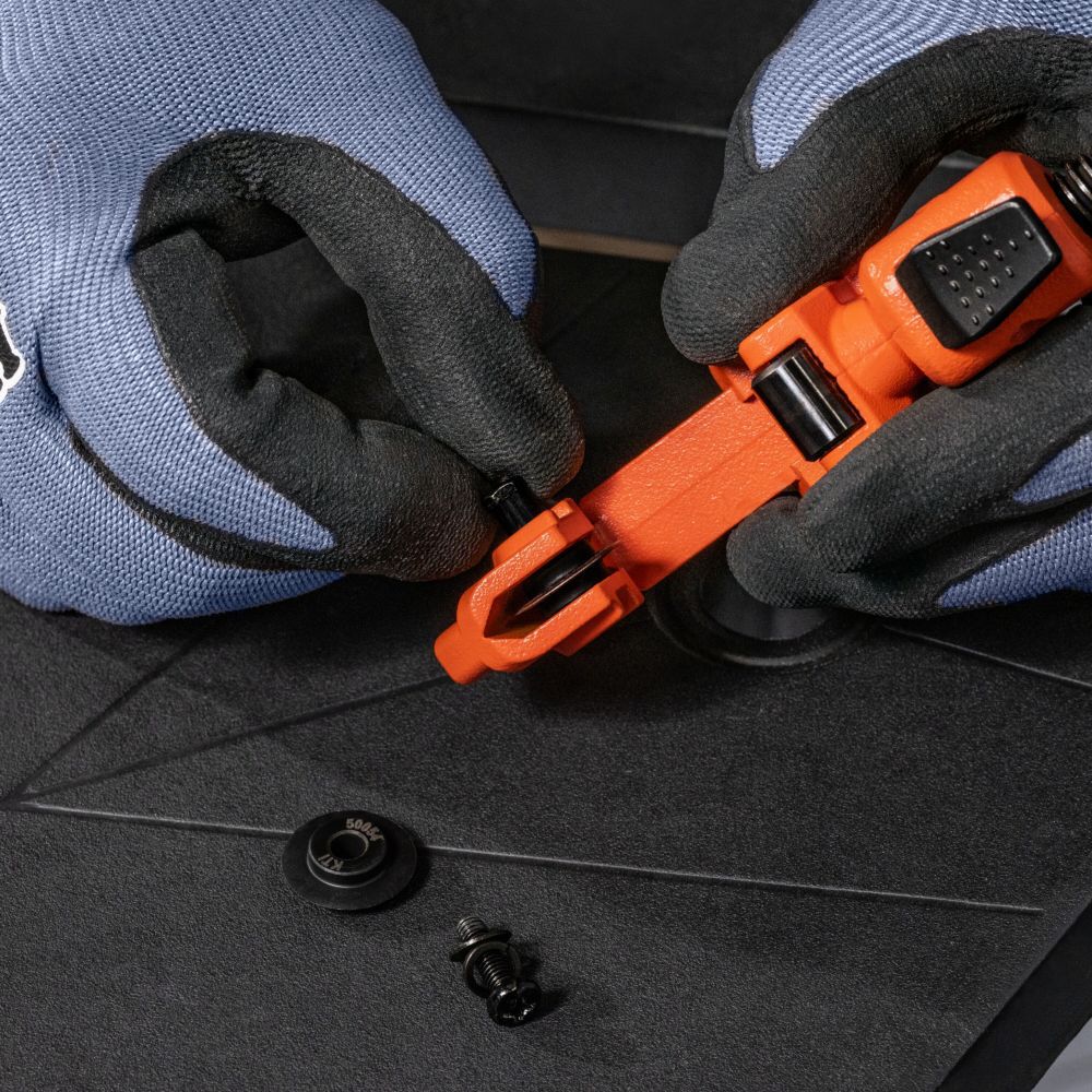Klein Tools 1 Inch Quick-Adjust Screw Feed Tubing Cutter, large image number 10