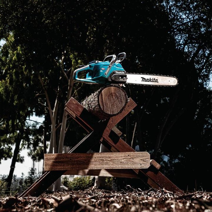 Makita 40V Max XGT 8.0Ah Brushless Cordless 20 Inch Chain Saw Kit, large image number 6