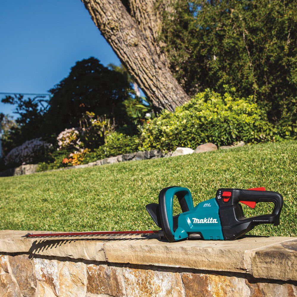 Makita 18V LXT Lithium-Ion Brushless Cordless 24in Hedge Trimmer (Bare Tool), large image number 4