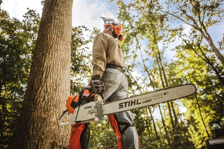 Stihl MS 661 C-M 33RS 8817 18 Inch Bar Gas Powered Rear Handle Chainsaw, large image number 4