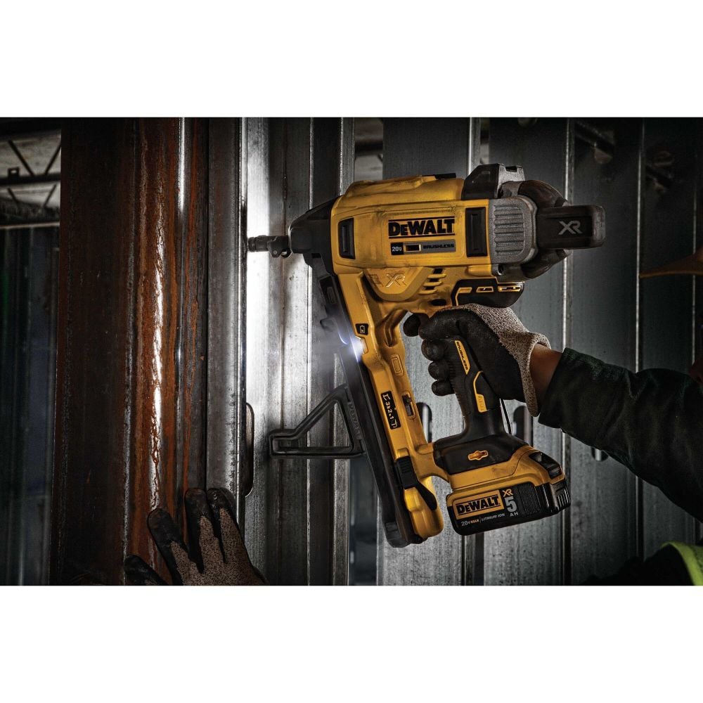 DEWALT 1In 20V MAX XR Cordless Concrete Nailer Kit with Pin Magazine, large image number 5