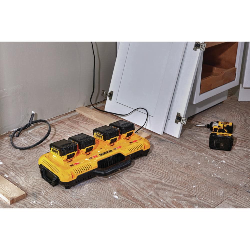 Dewalt dcb104 deals battery charger