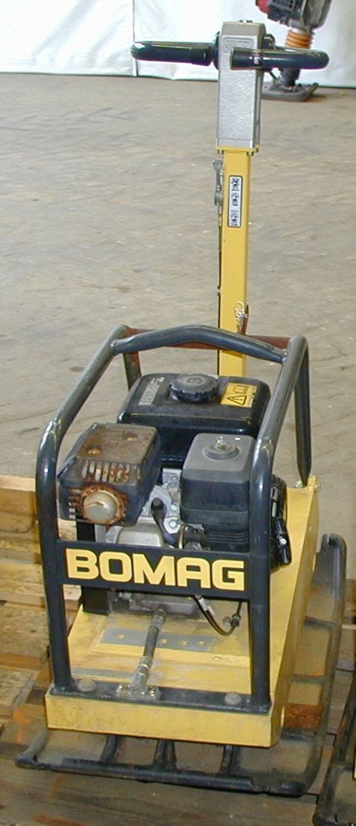 Bomag 15.7 Inch Reversible Vibratory Plate - Honda GX160 Engine, large image number 3