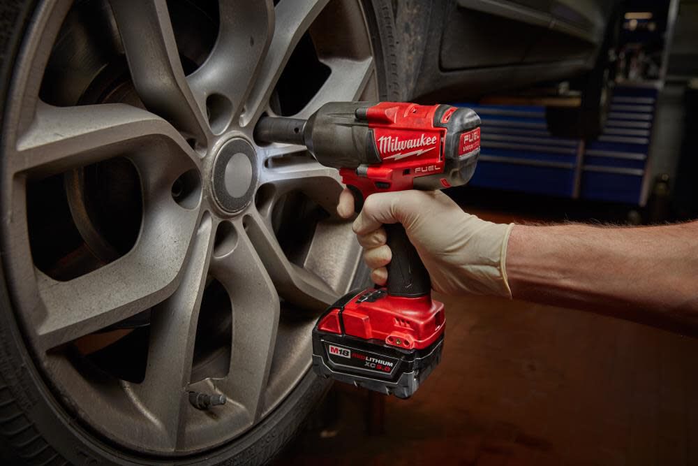 Milwaukee M18 FUEL Impact Wrench 1/2inch Friction Ring Kit Reconditioned, large image number 6